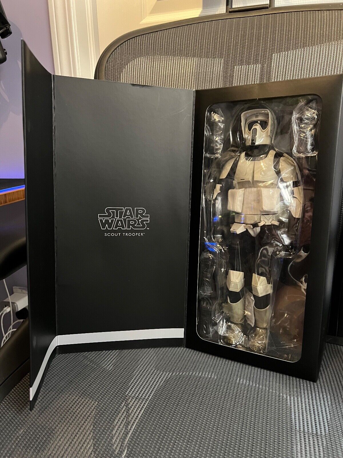 SCOUT TROOPER Sixth Scale Figure by Sideshow Collectibles 100103